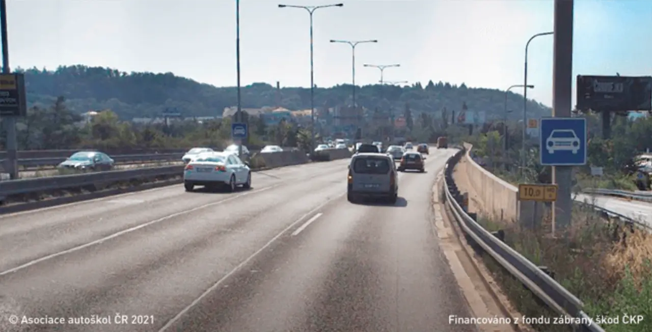 Značka IZ 2a Silnice pro motorová vozidla