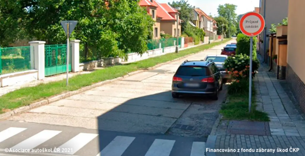 Značka B 32 Jiný zákaz
